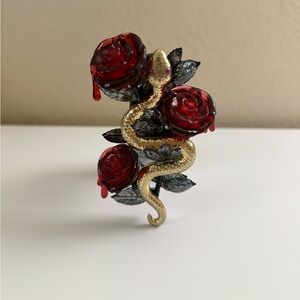 Bath & Body Works Gold Snake and Red Rose Wallflower Plug-in